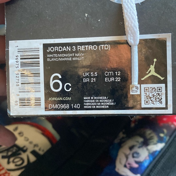 Retro Jordan 3s - Picture 4 of 4